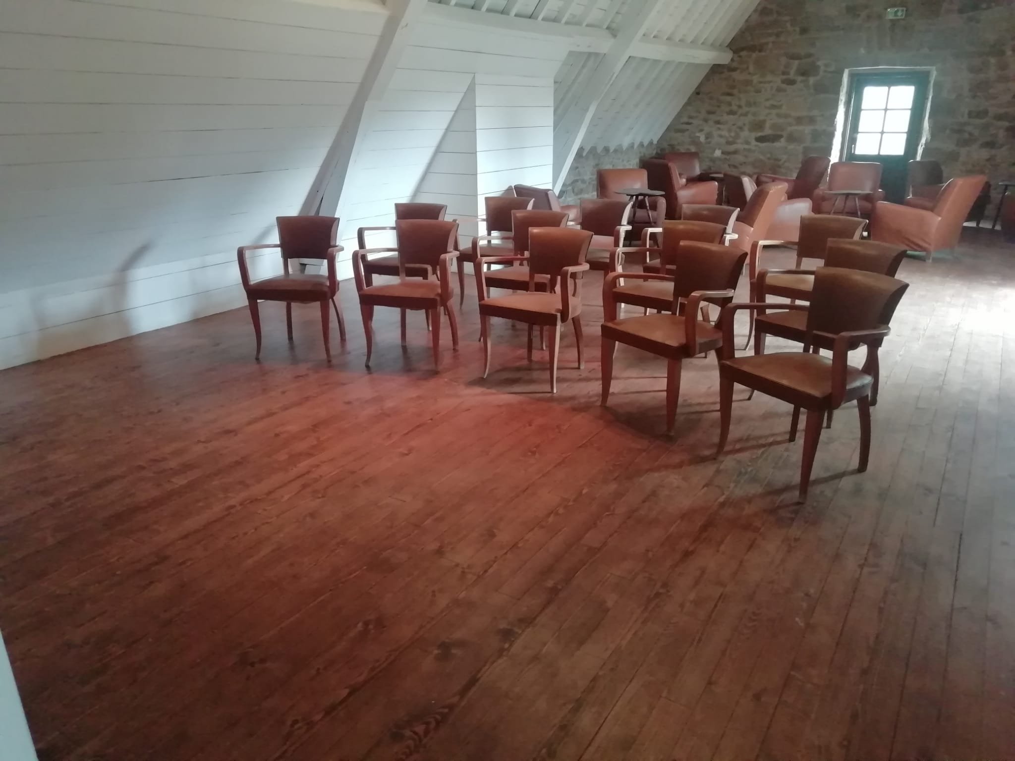 Salle table ronde